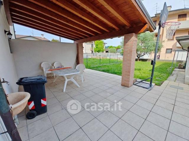 Villa in Affitto in Viale Sant' Agostino a Vicenza