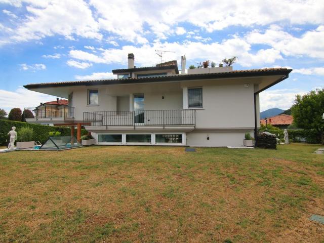 Villa in affitto|Lombardia,Roè Volciano