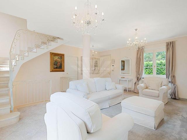 Villa in Affitto Pietrasanta Residenziale