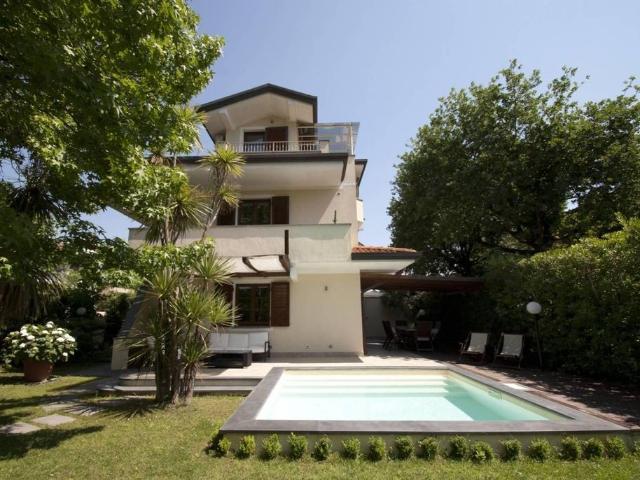Villa in affitto|Toscana,Forte dei Marmi