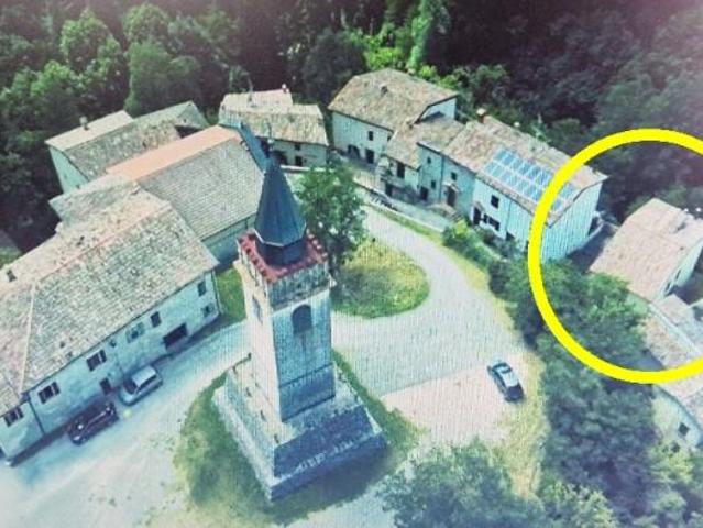 VILLA IN BORGO