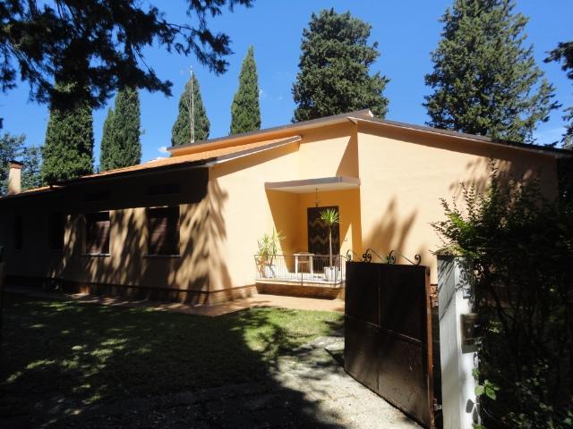 Villa in campagna in vendita a Montecarotto