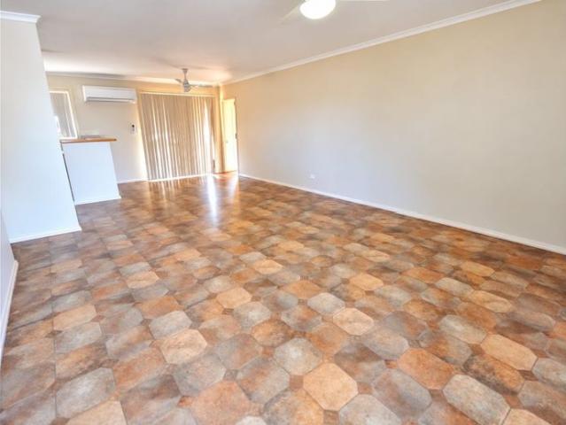 VILLA IN COMPLEX WITH POOL 3x2 Neat and Tidy
