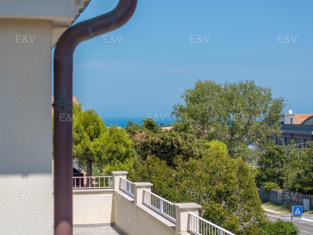 Villa in classe energetica A con vista mare 200m² San Costanzo