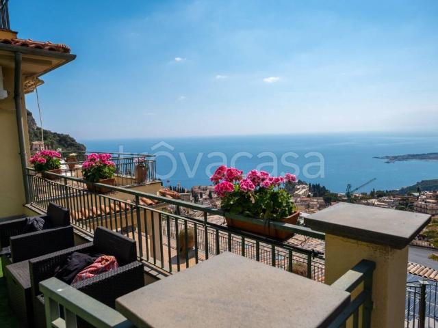 Villa in in affitto da privato a Taormina via Leonardo da Vinci, 48, terrazzo, da privato, panoramica TrovaCasa