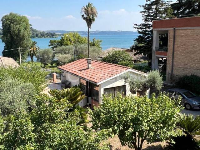 Villa in in affitto da privato a Trevignano Romano viale Giuseppe Garibaldi, 129, giardino, box, terrazzo TrovaCasa