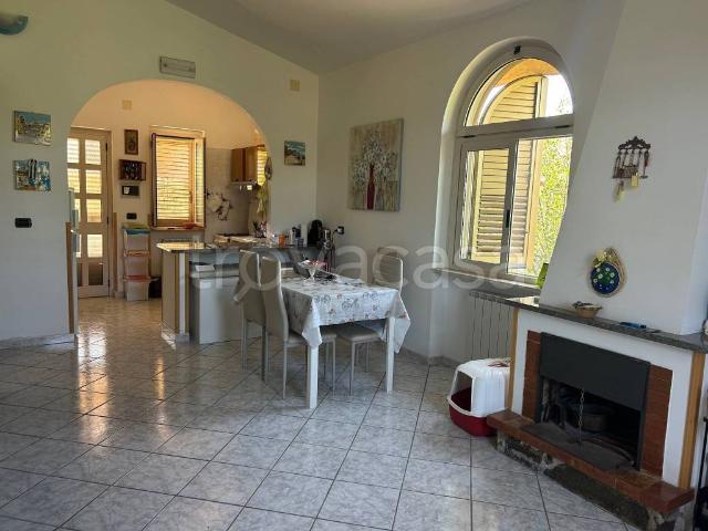 Villa in in affitto da privato a Vibonati contrada Carriola, 35, giardino, da privato, caminetto TrovaCasa