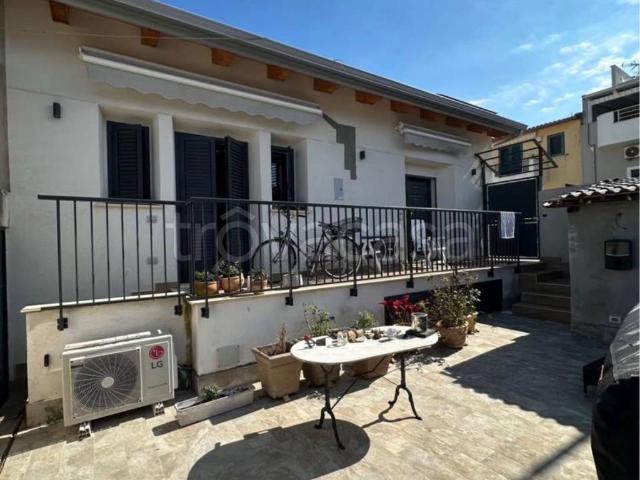 Villa in in affitto da privato a Villa San Giovanni viale Columna Rhegina, 25, posto auto, box, terrazzo TrovaCasa