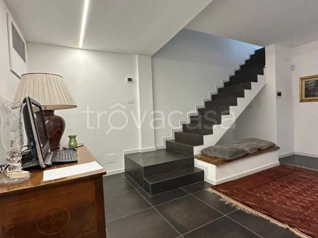 Villa in in affitto da privato a Bari strada del Baraccone, da privato, fronte mare TrovaCasa