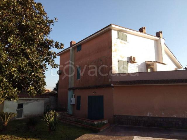 Appartamento in in affitto da privato a Castel Volturno via Padova, 64, giardino, box, terrazzo TrovaCasa
