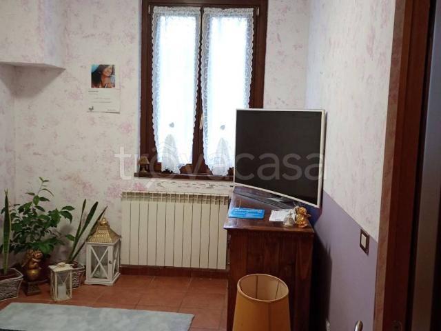 Villa in in affitto da privato a Faloppio via Borgo Antico, 13, giardino, posto auto, terrazzo TrovaCasa