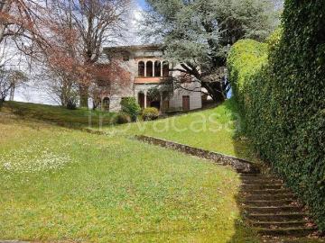 Villa in in affitto da privato a Fino del Monte via Fontana Vecchia, 12, arredato, giardino, terrazzo TrovaCasa