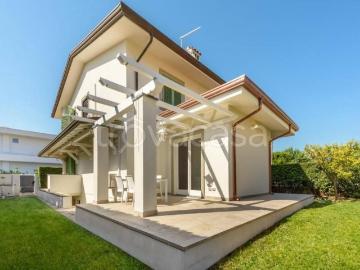 Villa in in affitto da privato a Forte dei Marmi, giardino, posto auto, box TrovaCasa