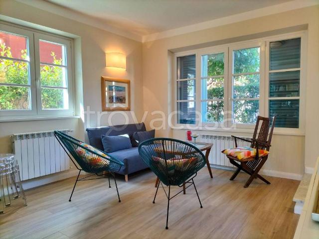 Villa in in affitto da privato a Forte dei Marmi via Versilia, giardino privato, da privato, centrale TrovaCasa