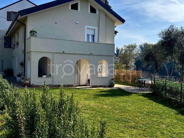 Villa in in affitto da privato a Francavilla al Mare contrada Caprini, 8, giardino, da privato, vista mare TrovaCasa