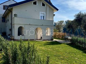Villa in in affitto da privato a Francavilla al Mare contrada Caprini, 8, giardino, da privato, vista mare TrovaCasa