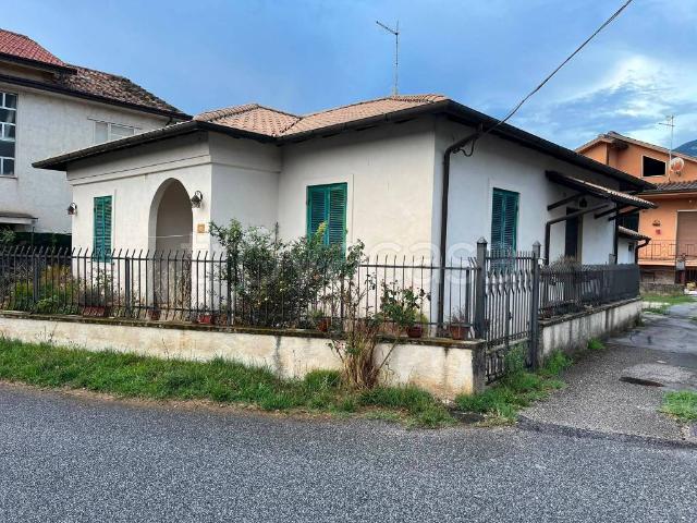 Villa in in affitto da privato a Isola del Liri via Campo di Grilli, giardino, posto auto, da privato TrovaCasa