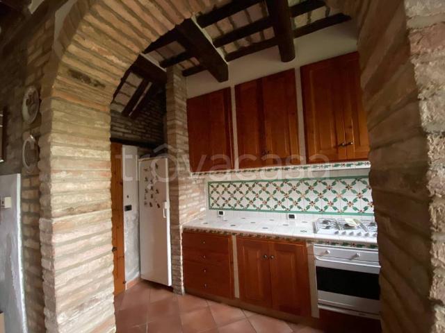 Villa in in affitto da privato a Jesi via Acquasanta, giardino, da privato, caminetto TrovaCasa