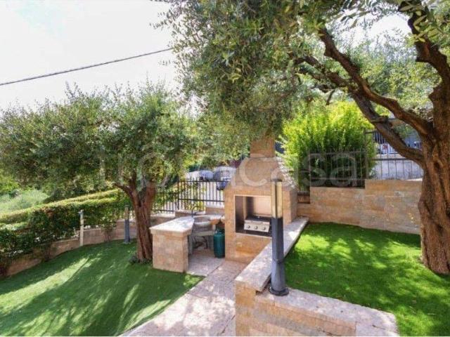 Villa in in affitto da privato a Peschiera del Garda via Arno, 5, giardino, da privato, vista lago TrovaCasa