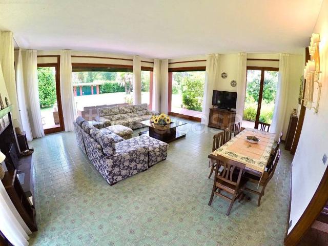 Villa in in affitto da privato a Pietrasanta via Tre Ponti, 61, giardino, box, da privato TrovaCasa