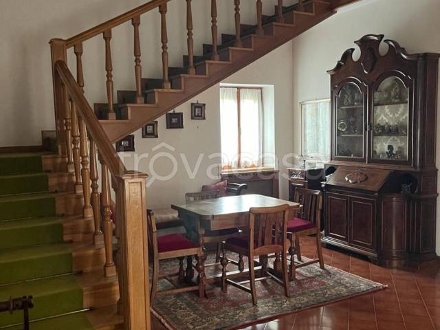 Villa in in affitto da privato a Pomezia via Torre Maggiore, 3, giardino privato, posto auto, box TrovaCasa