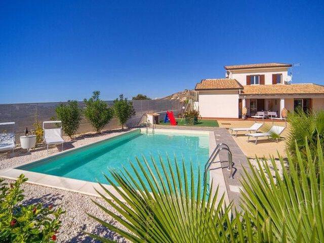 Villa in in affitto da privato a Realmonte via Giovanni Falcone, 12, da privato, nuova costruzione, riscaldamento centralizzato TrovaCasa