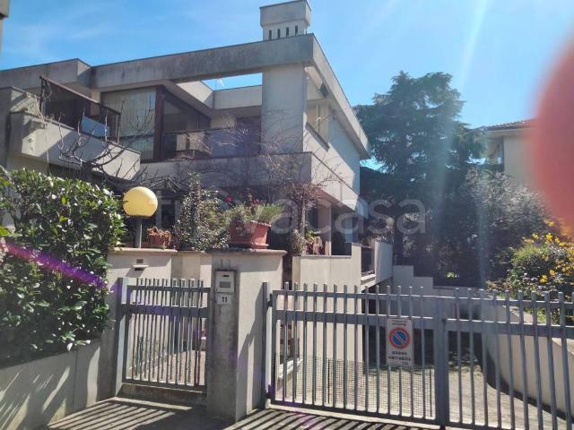Villa in in affitto da privato a Riccione viale Isonzo, 11, giardino, posto auto, terrazzo TrovaCasa