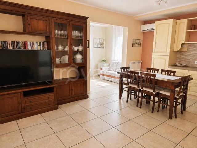 Villa in in affitto da privato ad Aprilia via Cervio, 0, da privato, cantina, luminoso TrovaCasa