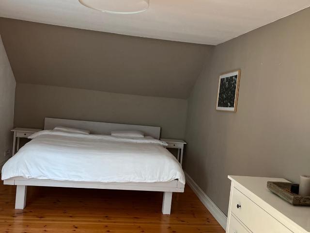 Villa in Köln Thielenbruch, Koln Amsterdam Apartments for Rent