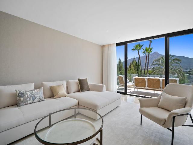 Villa in Nueva Andalucía, Costa del Sol