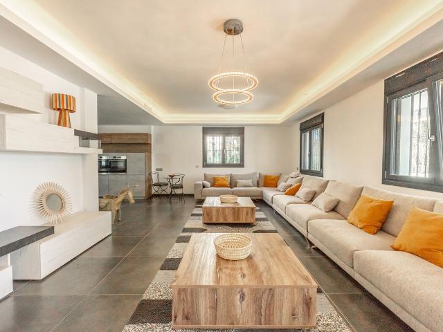 Villa in Nueva Andalucía, Costa del Sol