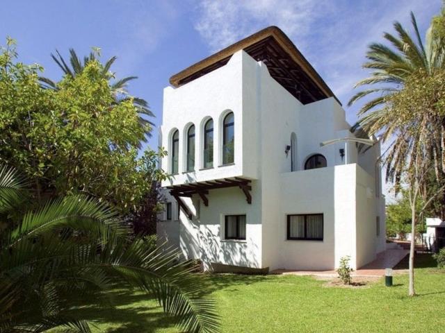 Villa in Nueva Andalucía, Costa del Sol