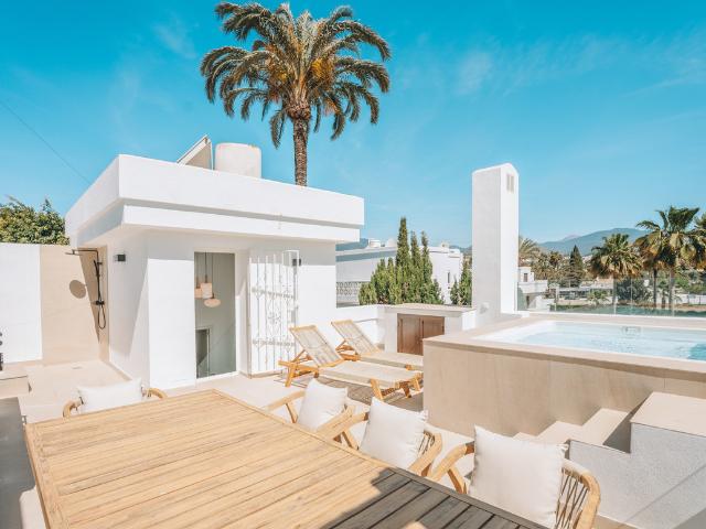 Villa in Nueva Andalucía, Costa del Sol