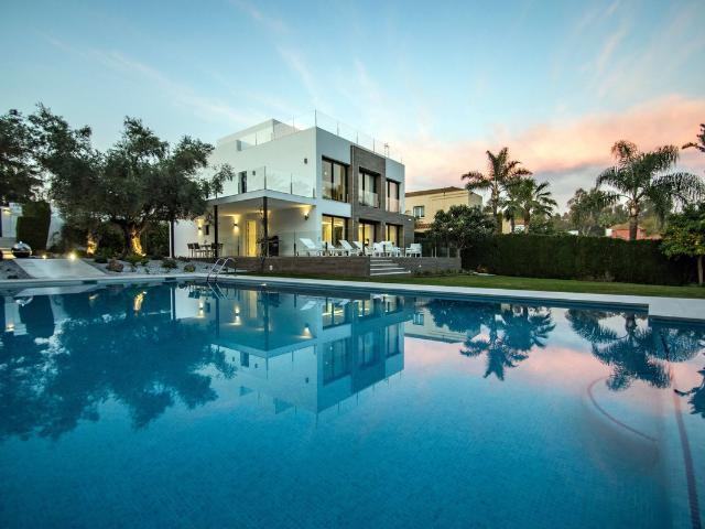 Villa in Nueva Andalucía, Costa del Sol