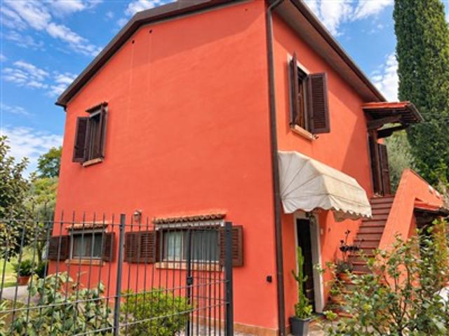 Villa in ottimo stato di 180 mq. a Montecastello