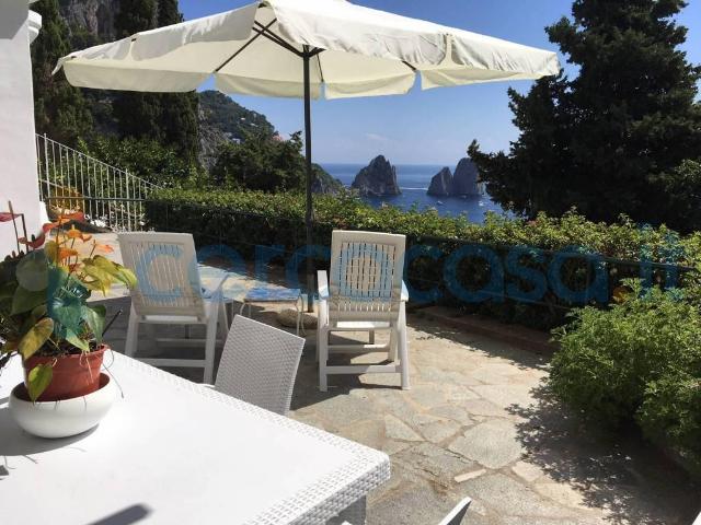 Villa in ottime condizioni, in affitto in Via Provinciale Marina Piccola Di Capri, Capri