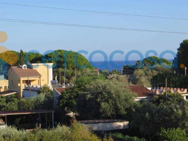 Villa in ottime condizioni, in affitto in Viale Dei Lidi, Siracusa