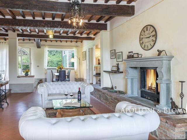 Villa in pietra del 1800 ristrutturata con piscina – Cortona 385m² Cortona