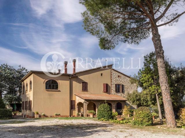 Villa in posizione panoramica a pochi chilometri da Pienza. 430m² Pienza