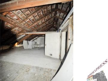 Villa in sehr gut frequentierter und sichtbarer Lage! Ideal als Rechtsanwaltskanzlei, Praxisraum und dgl. geeignet