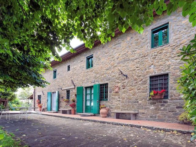 Villa in stile rustico Toscano con parco e suggestiva vista. 350m² Montecatini Terme