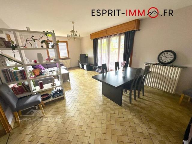 Villa indépendante comprenant 2 appartements