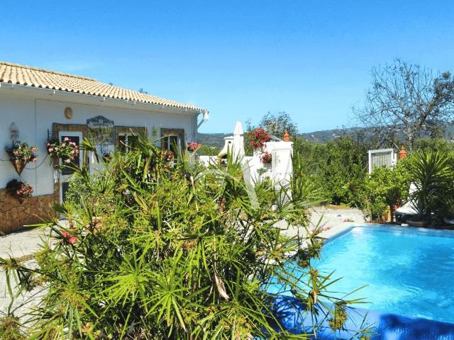Villa independente de 2 quartos com piscina à venda lindamen. 122m² Conceição e Estói