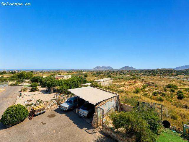 Villa independiente con piscina en El Moralet Alicante | Parcela urbana de más de 5.000 m2 a 20 mi