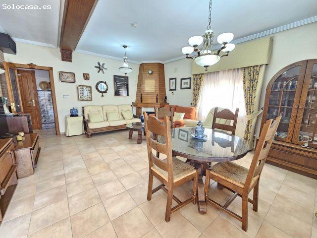 Villa independiente con piscina privada y amplios espacios en Pozo Estrecho, Cartagena