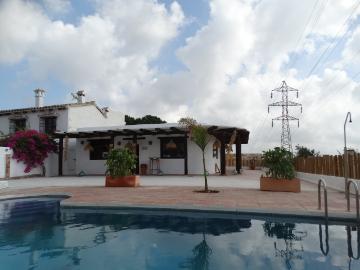 Villa independiente en alquiler ubicada en el Romeral