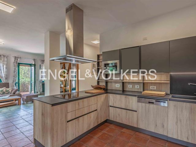 Villa Indipendente con Piscina e Giardino Privato 250m² Perletto