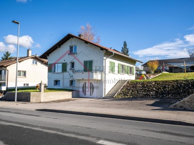 VILLA INDIVIDUELLE RÉNOVÉE DE 5.5 PIÈCES AVEC GRAND JARDIN