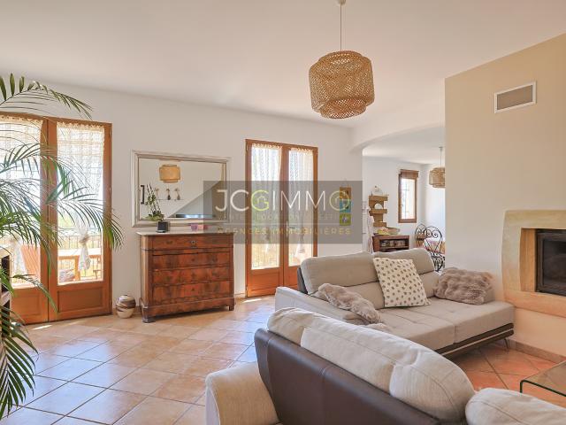 villa individuelle T5 de 117 m2 avec piscine et belle vue dégagée