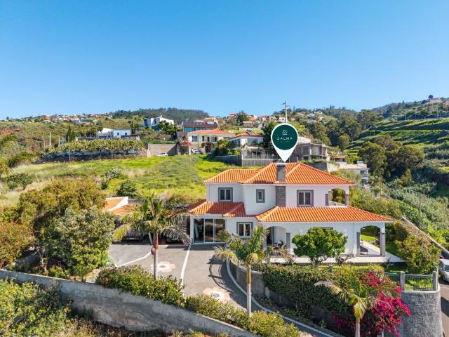 Villa Jardim Calheta 200m² Estreito Da Calheta